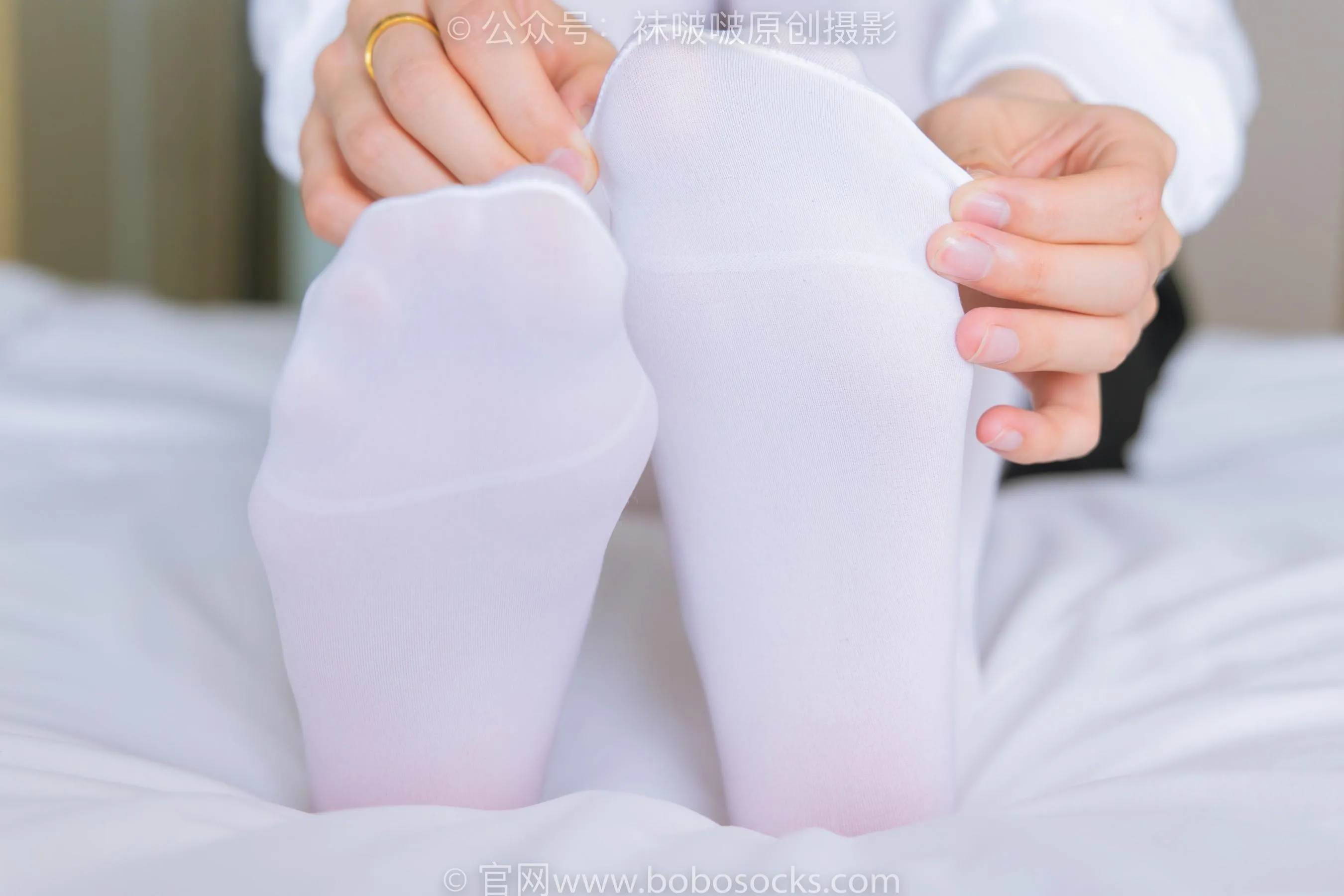[BoBoSocks袜啵啵]NO.214 小沫-黑色运动鞋、厚白丝[23] [53P]插图6